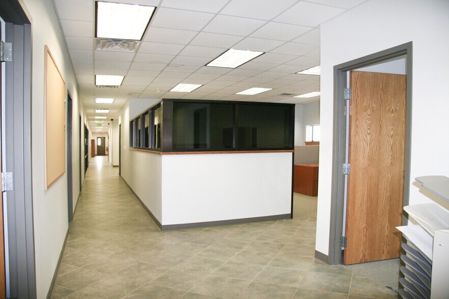 More Photos Of 8326 W State Highway 21, Bryan Unknown For Lease