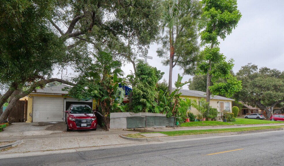 More Photos Of , Pasadena Multifamily For Sale