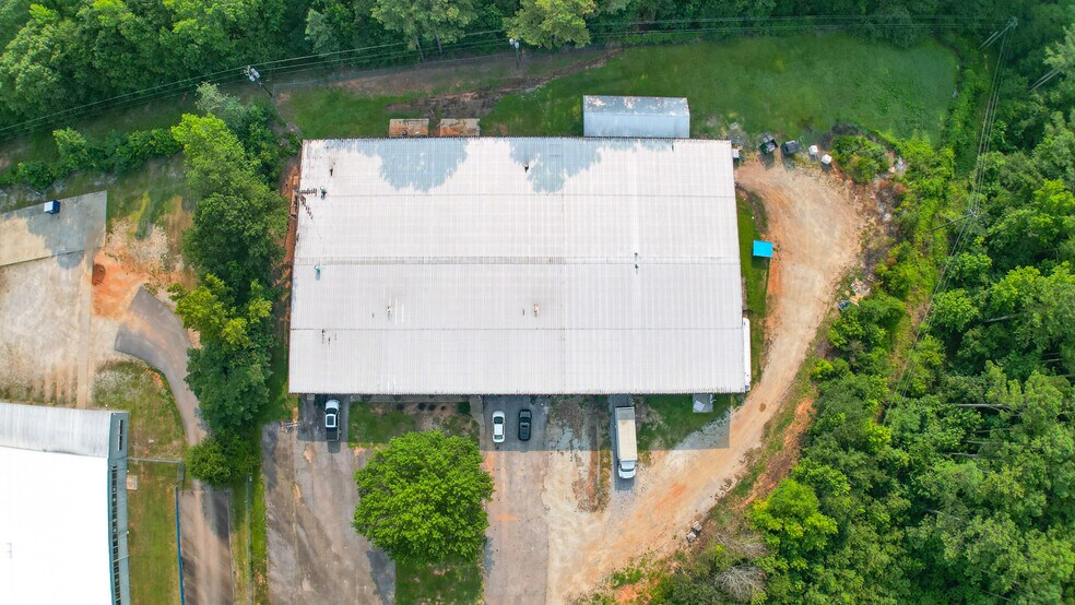 More Photos Of 360 Commerce Blvd, Bogart Distribution For Lease