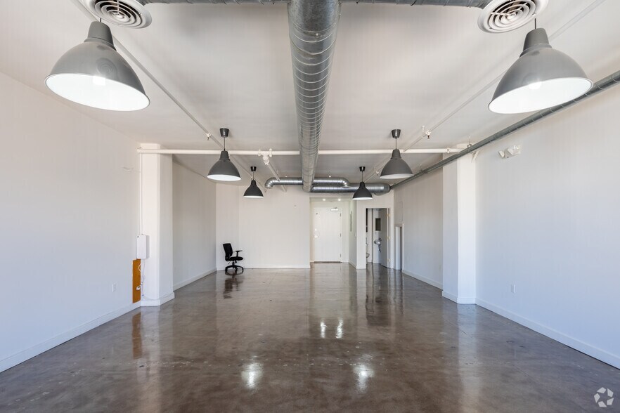 More Photos Of 724 S Spring St, Los Angeles Loft Creative Space For Lease