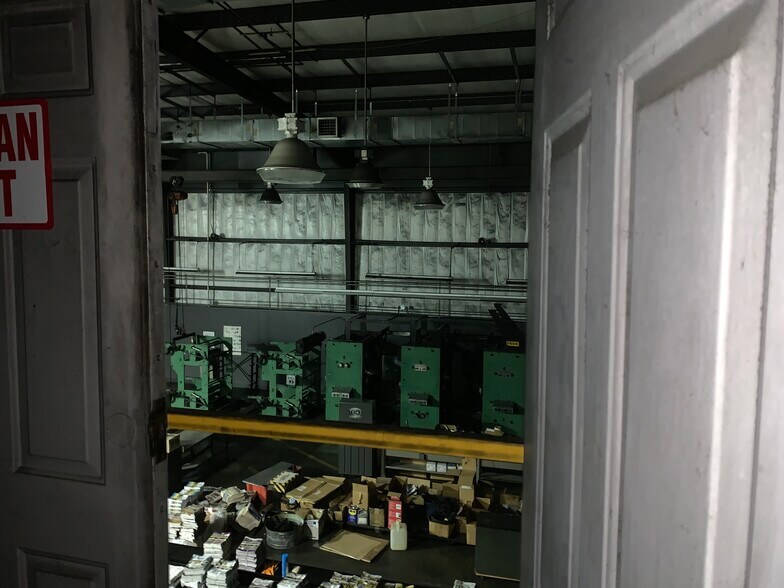 More Photos Of 207 Dunson St, Andalusia Light Distribution For Sale