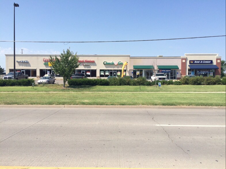 More Photos Of 133 E 47th St S, Wichita Unknown For Lease