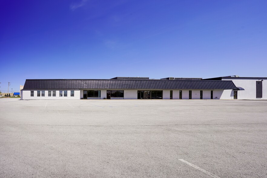 More Photos Of 1912-1942 S Elizabeth St, Kokomo Office For Lease