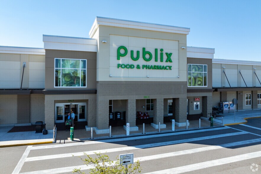 More Photos Of 2741-2801 E County Line Rd, Lutz General Retail For Lease