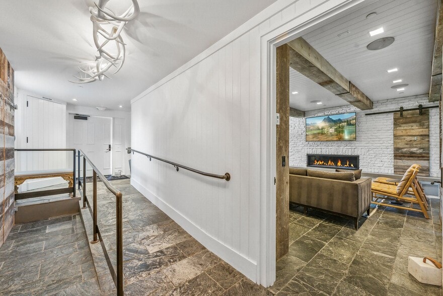More Photos Of 543 Park Ave, Park City Hotel For Sale