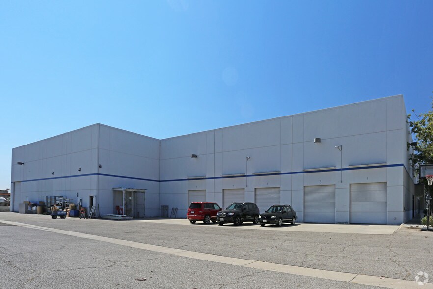 More Photos Of 11149 Vanowen St, North Hollywood Warehouse For Lease