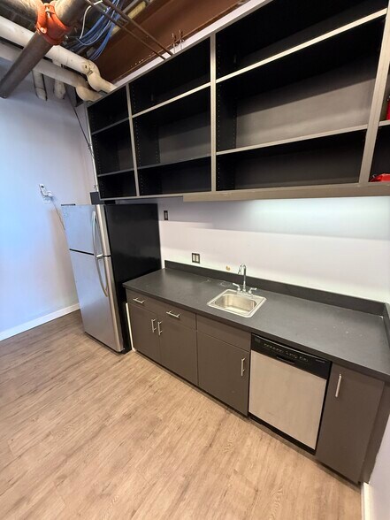 More Photos Of 1350 Market St, Tallahassee Freestanding For Lease