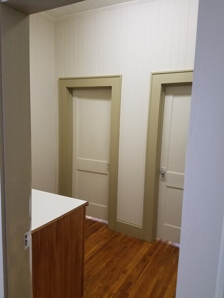 More Photos Of 501 Penman St, Charlotte Office For Sale