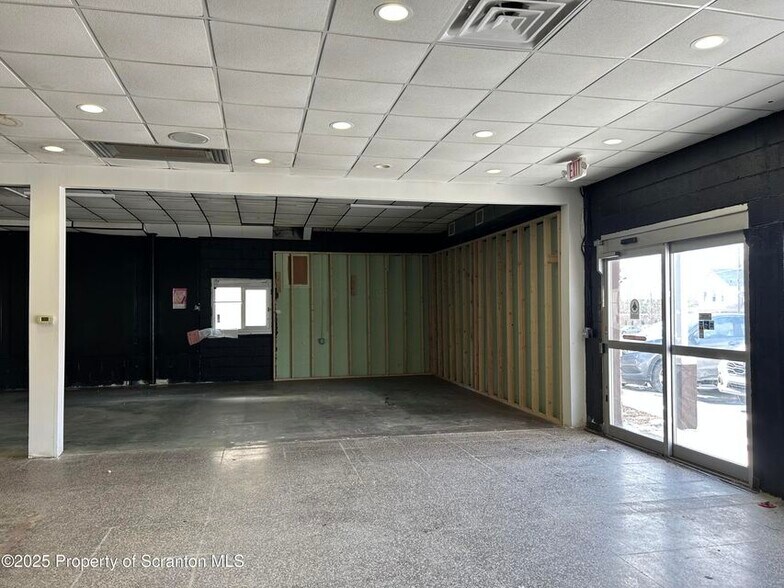 More Photos Of 311 S Blakely St, Scranton General Retail For Sale