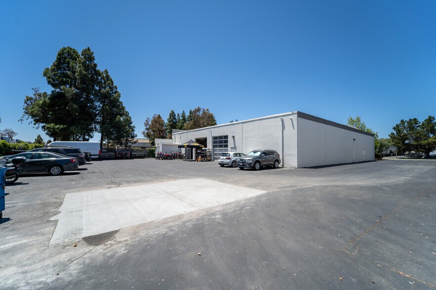 More Photos Of 1296-1306 Reamwood Ave, Sunnyvale Flex For Lease