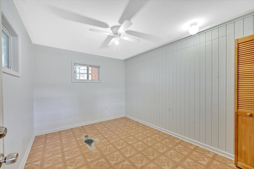 More Photos Of 8837 Lyndon St, Detroit Warehouse For Sale