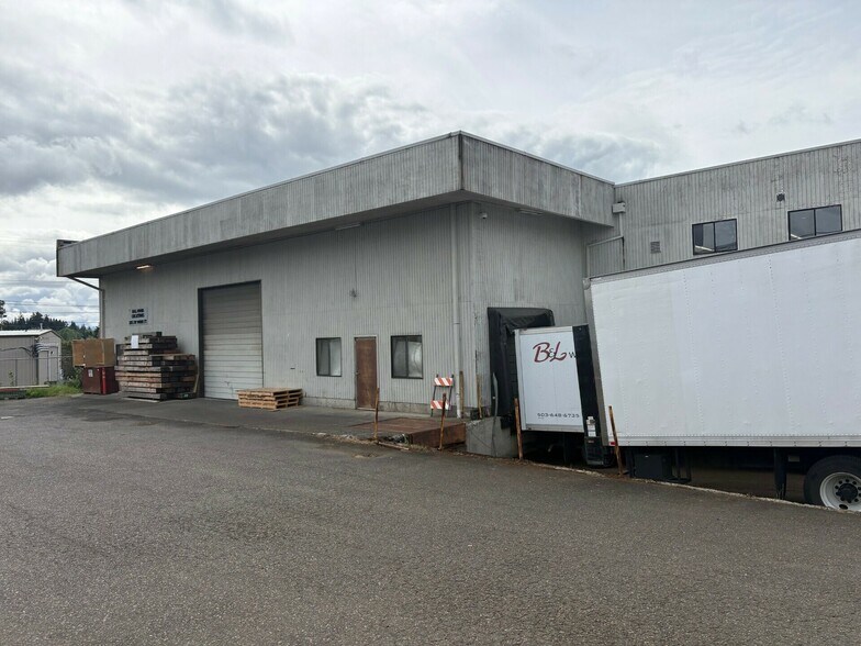 More Photos Of 215 SW Wood St, Hillsboro Warehouse For Sale