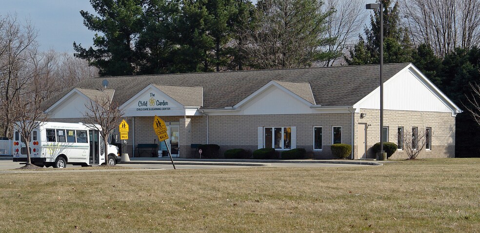 More Photos Of 530-552 N Center St, LaGrange Unknown For Lease