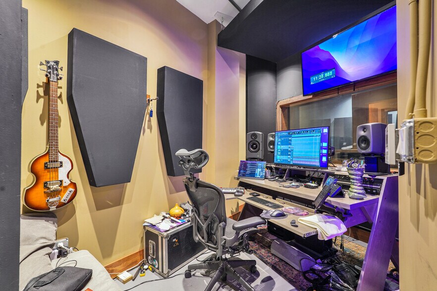 More Photos Of 1260 NW 29th St, Miami Storefront For Sale