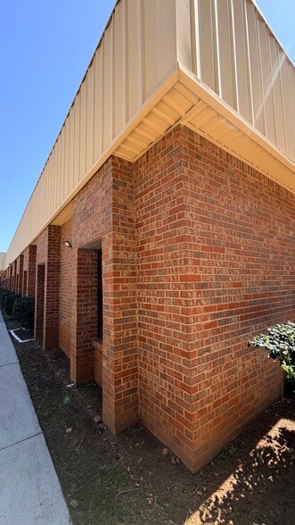 More Photos Of 3005 Lenora Church Rd, Snellville Office For Lease