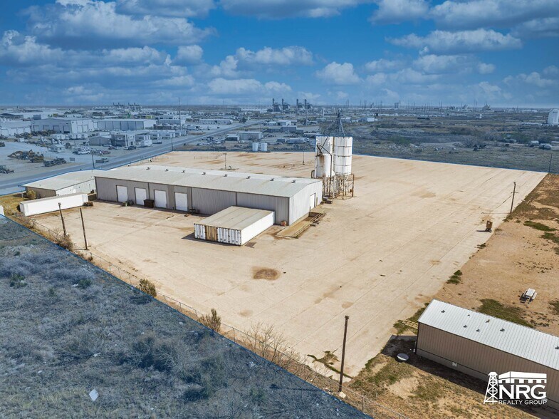 More Photos Of 800 S Meadow Ave, Odessa Warehouse For Sale