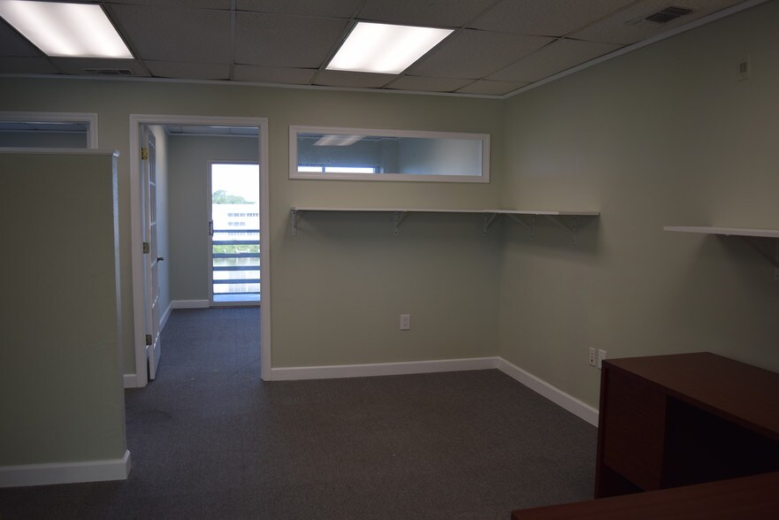 More Photos Of 1460 S McCall Rd, Englewood Medical For Sale
