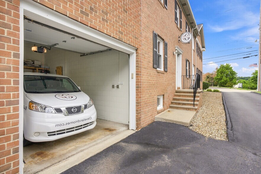 More Photos Of 33610 Solon Rd, Solon Office For Sale