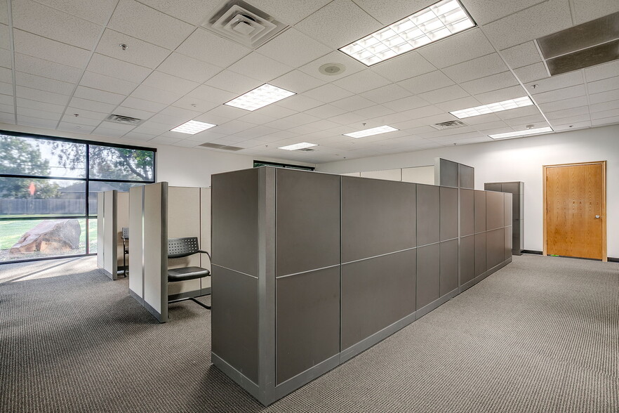 More Photos Of 3262 Chapel Creek Blvd, Fort Worth Office For Lease