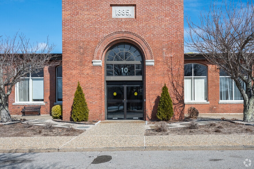 More Photos Of 10 Cordage Park, Plymouth Unknown For Lease