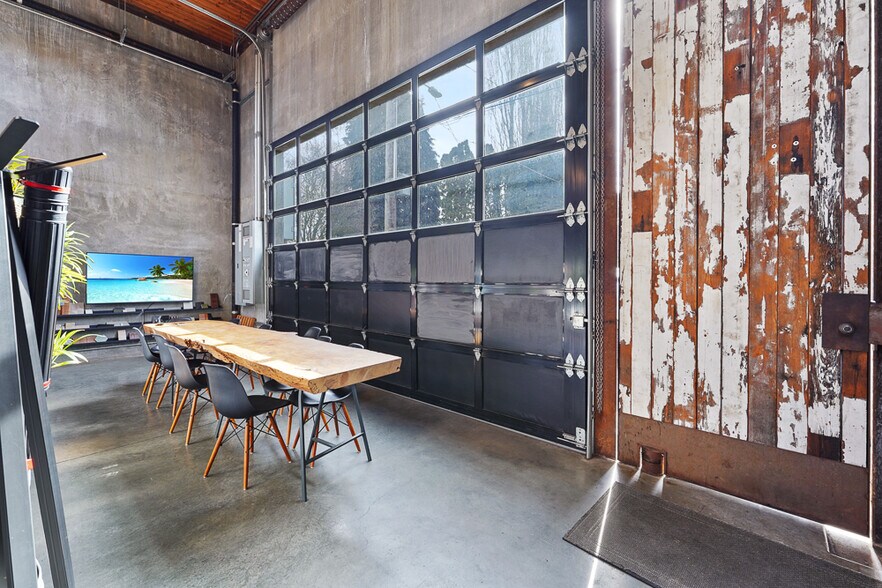 More Photos Of 10 Dravus St, Seattle Unknown For Lease