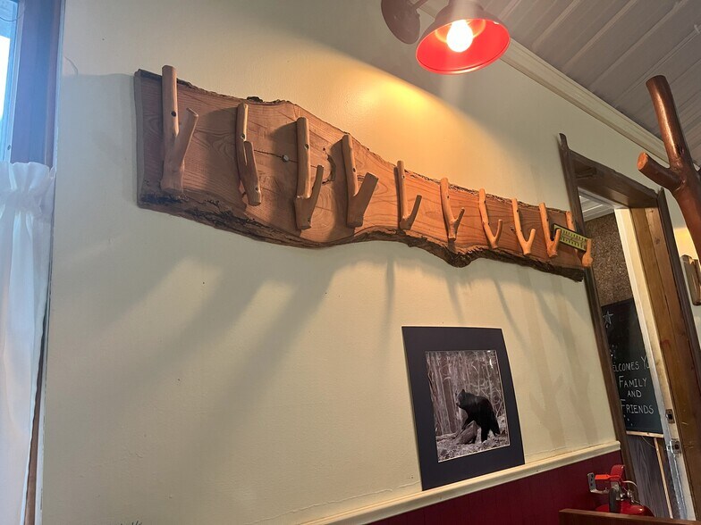 More Photos Of 1267 Elk Grove Rd, Benton Restaurant For Sale