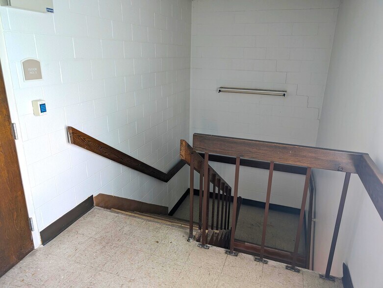 More Photos Of 9350 W Fond Du Lac Ave, Milwaukee Skilled Nursing Facility For Sale