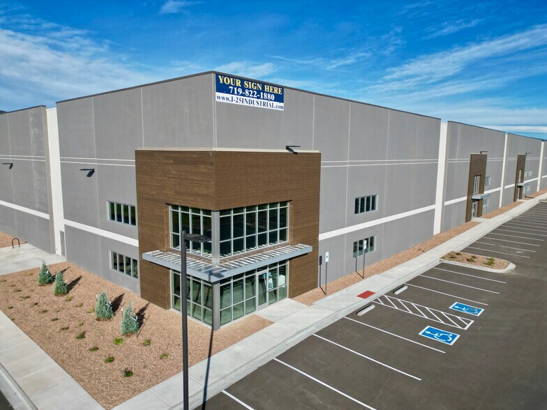 More Photos Of 15707 Terrazzo dr, Colorado Springs Showroom For Lease