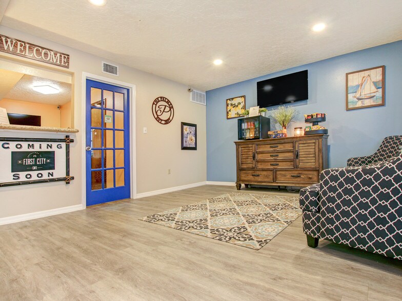 More Photos Of 3220 S Fiske Blvd, Rockledge Hotel For Sale