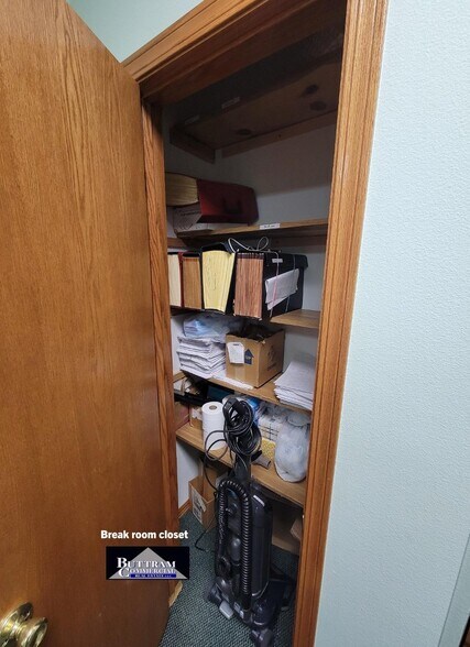 More Photos Of 1206 W Fountain Rd, Webb City Office For Sale