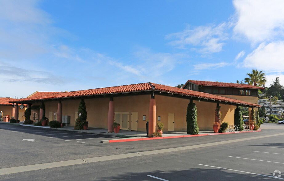 More Photos Of 800 Strawberry Vlg, Mill Valley Freestanding For Lease