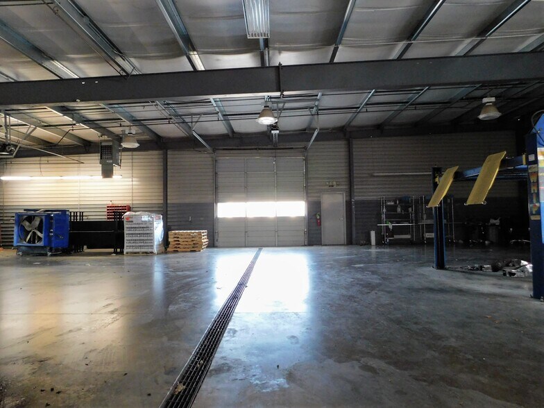 More Photos Of 202 W Gore Blvd, Lawton Auto Dealership For Sale