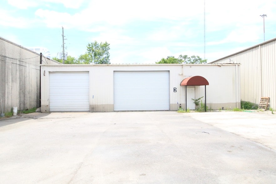 More Photos Of 5827 Star Ln, Houston Warehouse For Sale