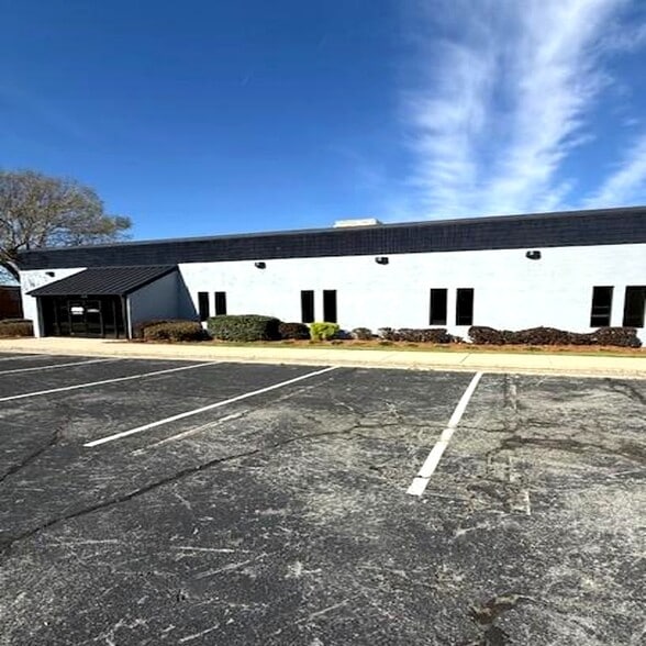 More Photos Of 108 Pomona Dr, Greensboro Warehouse For Lease