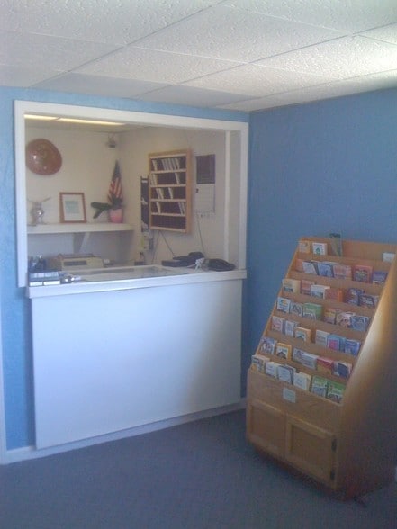 More Photos Of 951 W Reynolds St, Pontiac Hotel For Sale