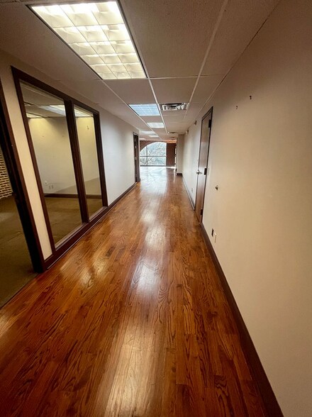 More Photos Of 2 North Ave, Cranford Office For Lease