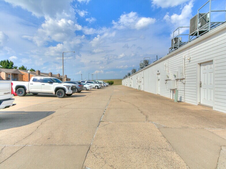 More Photos Of 2326-2350 N Interstate Dr, Norman Office For Sale