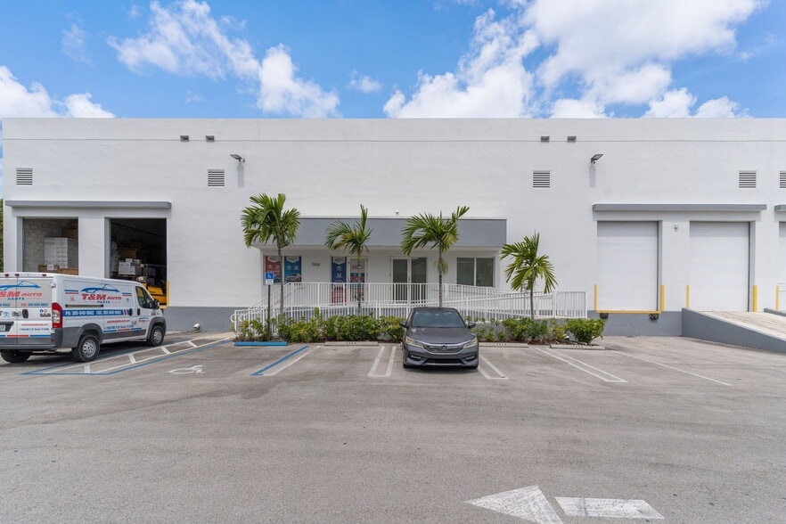 More Photos Of 7900-7930 NW 71st St, Miami Warehouse For Lease