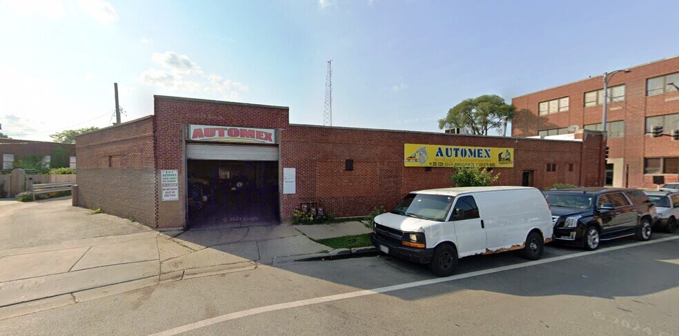 More Photos Of 3350 N Elston Ave, Chicago Warehouse For Lease