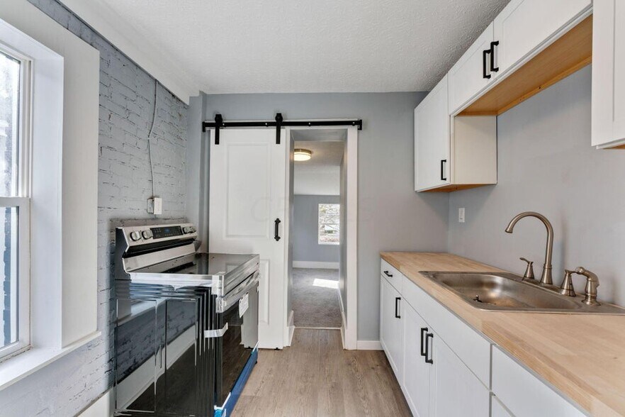 More Photos Of 361 1/2 S Harris Ave, Columbus Apartments For Sale