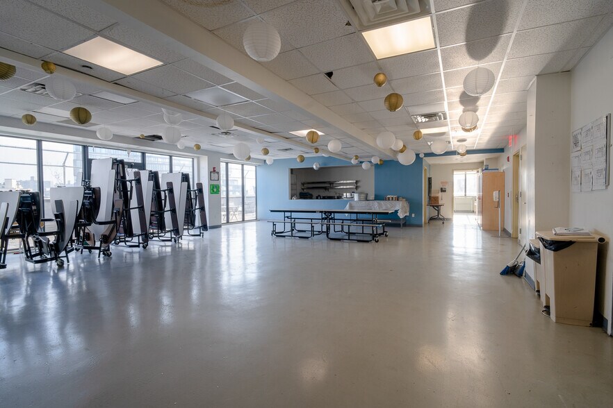 More Photos Of 297-299 N 7th St, Brooklyn Schools For Lease