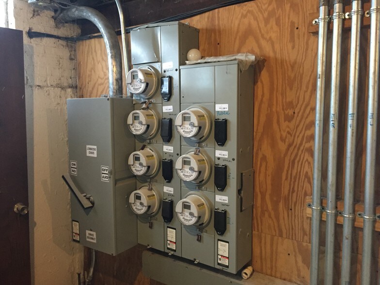 More Photos Of 2720 E 75th St, Chicago Apartments For Sale