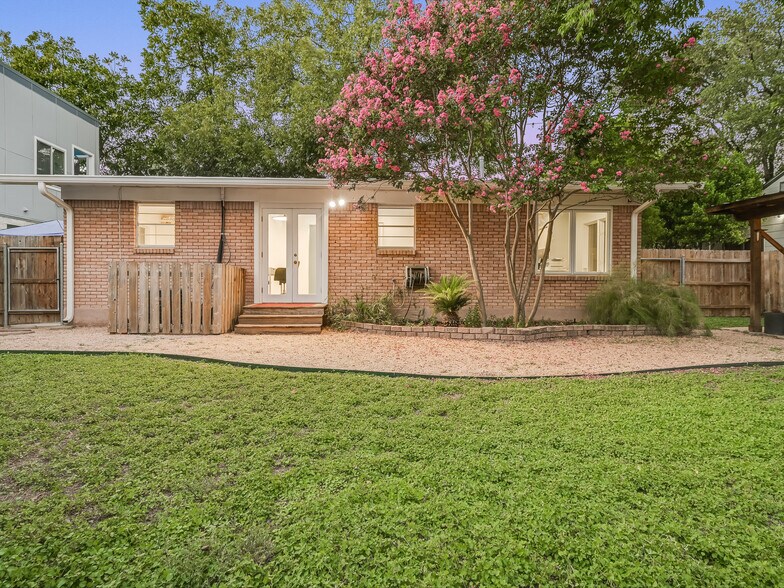More Photos Of 2117 Shoalmont Dr, Austin Office Residential For Sale