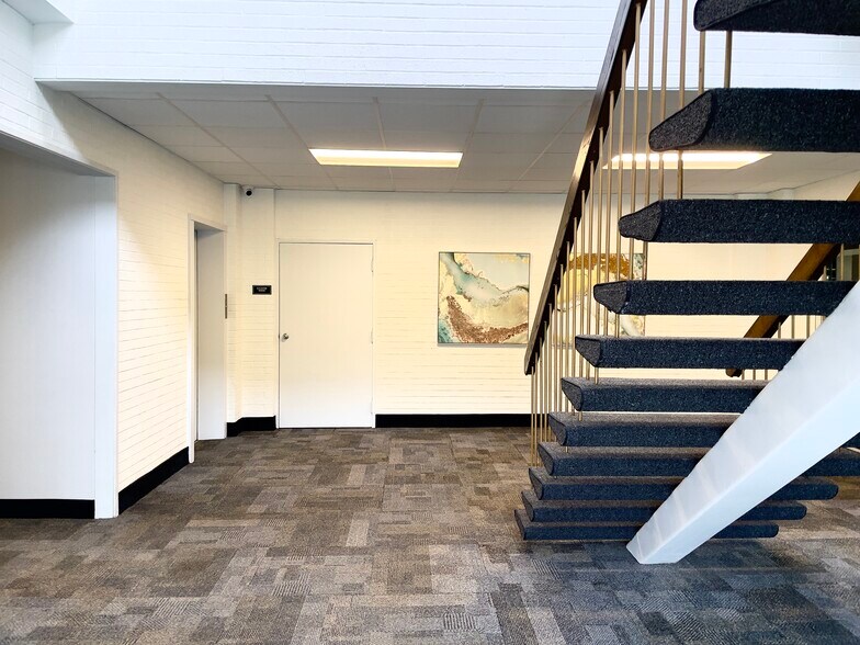 More Photos Of 160 Summit Ave, Montvale Medical For Lease