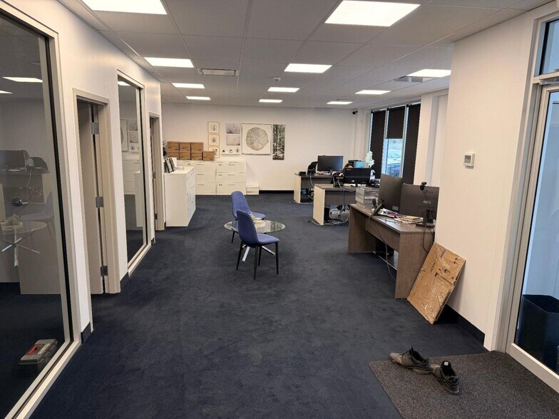 More Photos Of 7 Industriel Boul, Delson Industrial For Lease