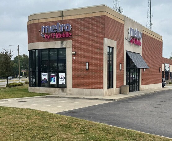 More Photos Of 21370 Grand River Ave, Detroit Freestanding For Lease