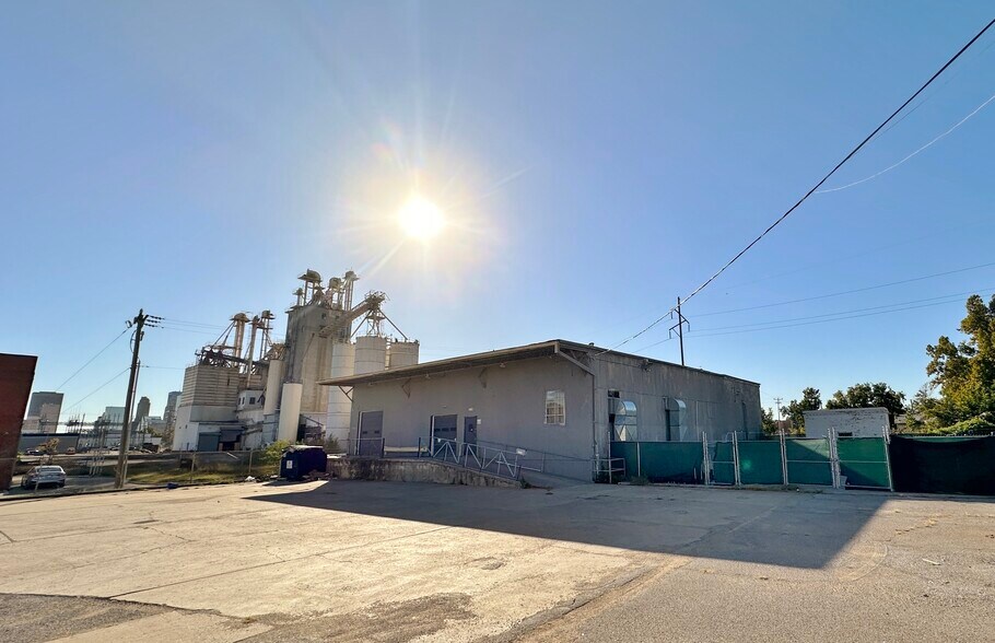 Primary Photo Of 1210 NW 4th St, Oklahoma City Warehouse For Lease