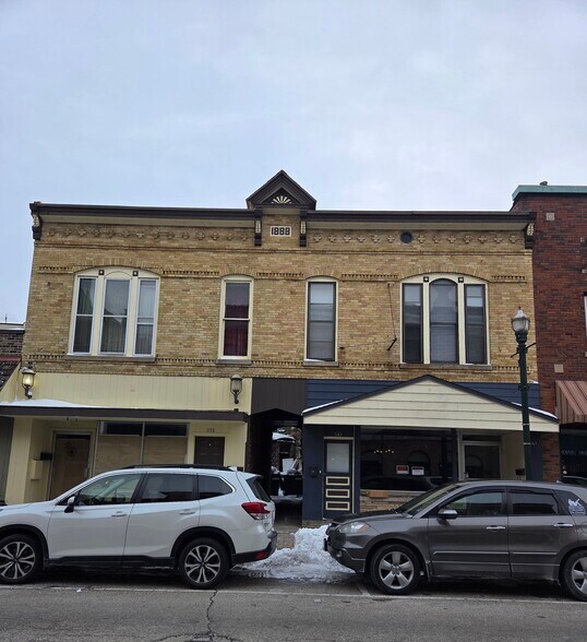 More Photos Of 541-549 Pine St, Burlington Storefront Retail Residential For Sale