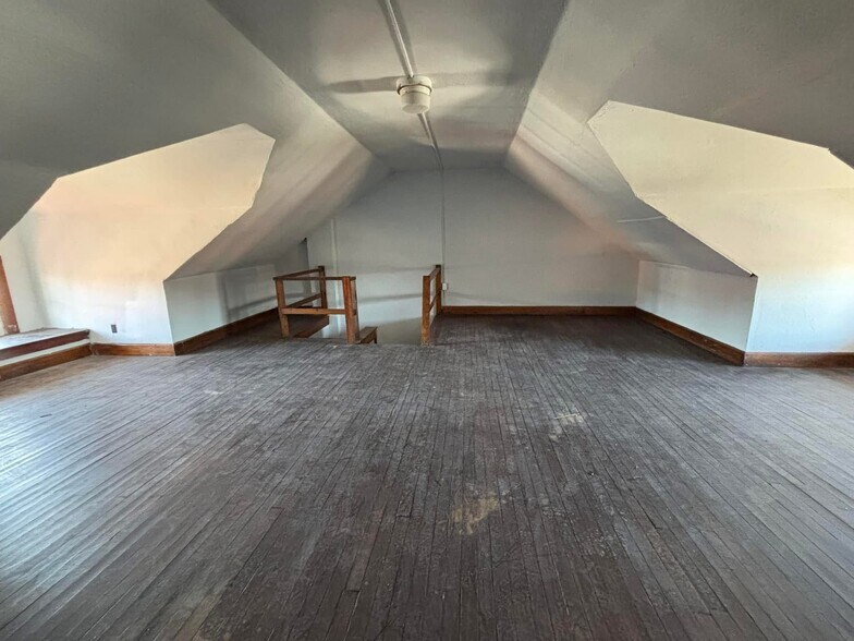 More Photos Of 603 Chestnut St, Coshocton Apartments For Sale