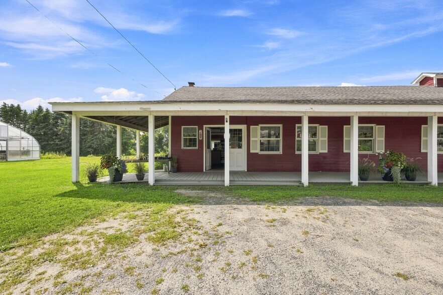 More Photos Of 160 E Hill Rd, Monson Freestanding For Lease